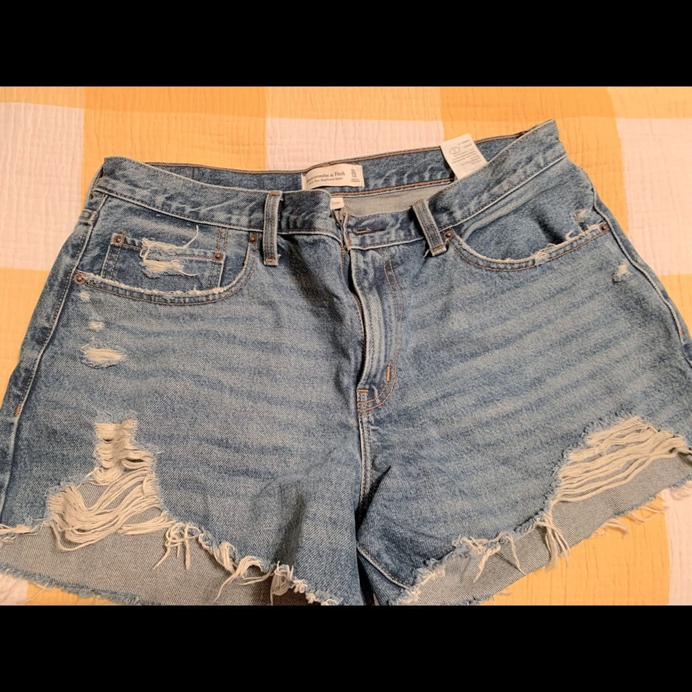 Abercrombie Mis Rise Boyfriend Short